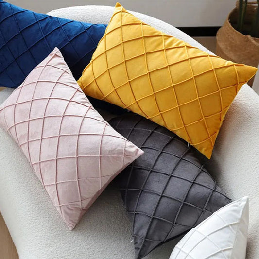 housse coussin de couleurs variées pour la décoration de canapé