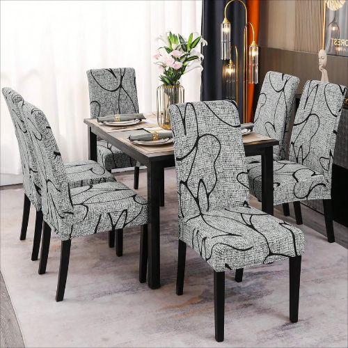 Housse de chaise dans une salle à manger chaleureuse