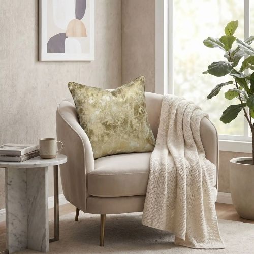 Housse de coussin 50x50 cm sur fauteuil élégant